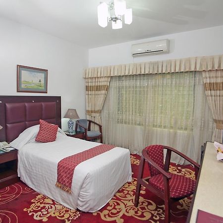 Rigs Inn Дакка Экстерьер фото